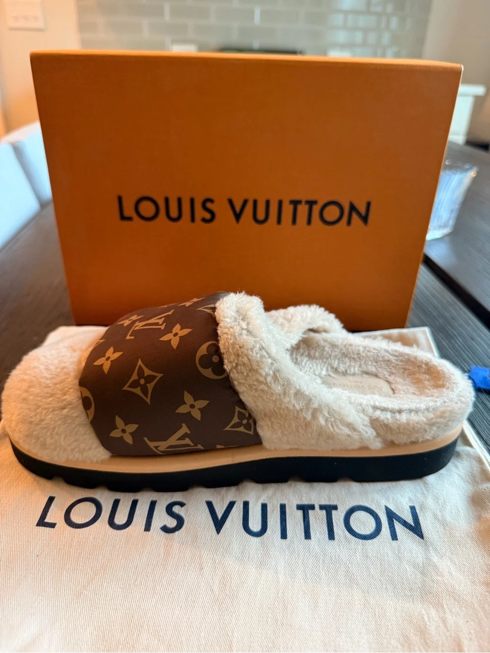 Louis Vuitton Pool Pillow Shearling Comfort Mules Slides Size 9 (Fits 8.5)